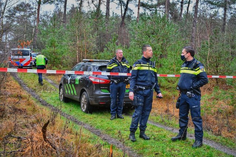 Menselijke resten gevonden na explosie in spottershut in Brabants dorp