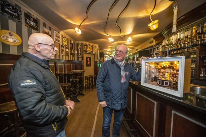 Ron bouwt zijn favoriete café in Venlo tot in detail na: ‘Ik heb me niet hoeven vervelen deze lockdown’
