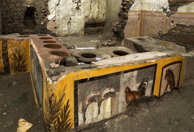 Afhaalrestaurant met bijna 2000 jaar oude etensresten blootgelegd in Pompeï