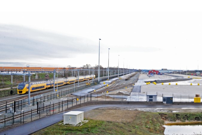 Trein uit China opent grootste railterminal van Europa: ‘Dat heeft die Venlose jongen toch goed geregeld’