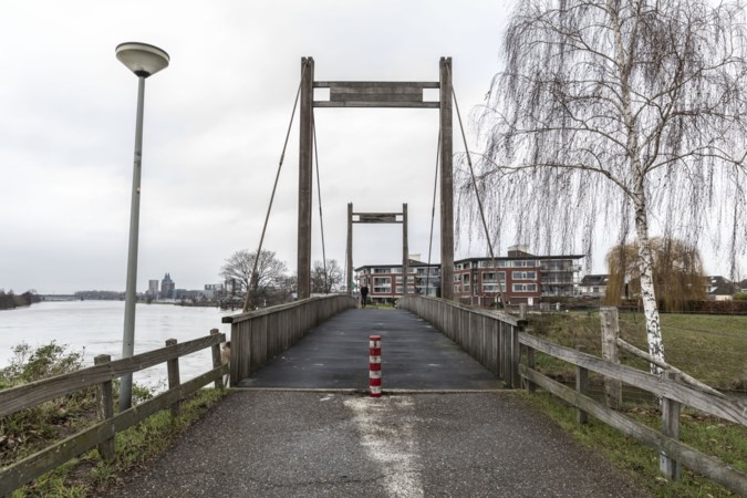 Bruggen over de Hambeek in Roermond zijn aan het einde van hun levensduur en worden vervangen