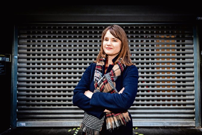 ‘Bondgirl’ Linda vecht voor waardig werk in de winkelstraat