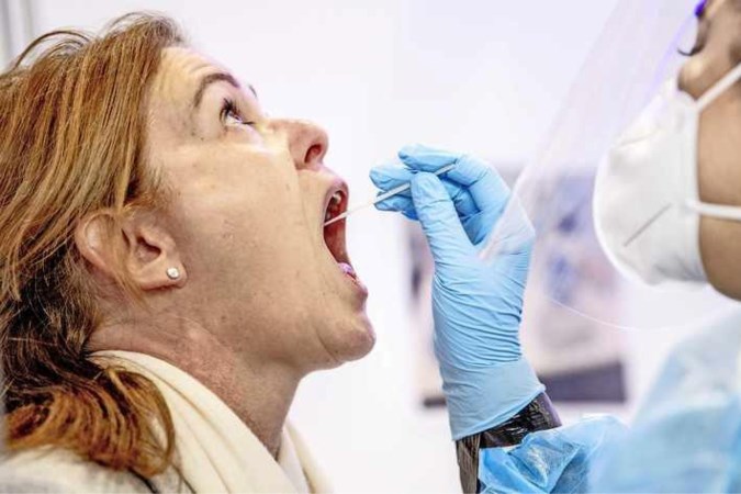 Opnieuw kort geding tegen Staat over PCR-test voor reiziger uit risicogebieden