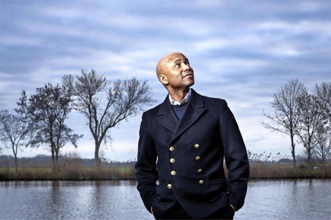 Humberto Tan met nieuwe talkshow terug bij RTL4: ‘Emotioneel had ik een grote tik gekregen’