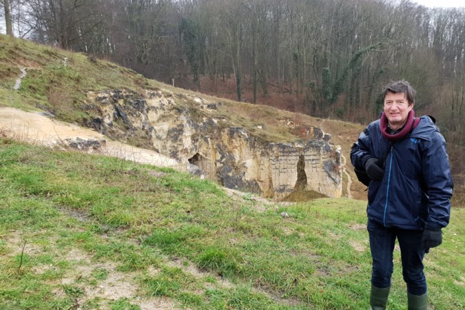 Botanicus Joop Schaminée vecht voor behoud van bedreigde plantensoorten in het Heuvelland