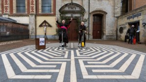 Foto van de week: Hulpbisschop fietst de eerste 50 kilometer naar Santiago de Compostella