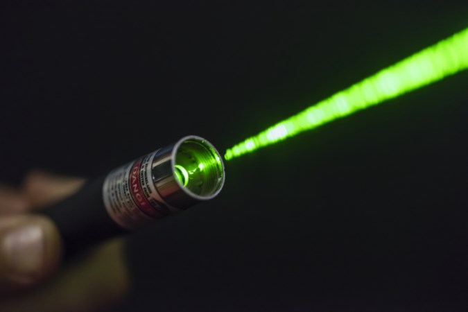 Laserpennen gevaarlijk voor helikopters Luchtmacht
