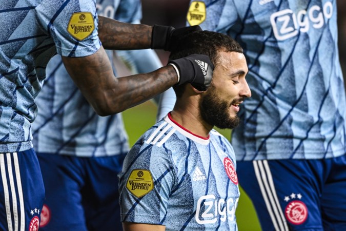 Column: Stuitend improvisatietheater van Labyad en Promes; Ten Hag had ze ter plekke kaal moeten scheren
