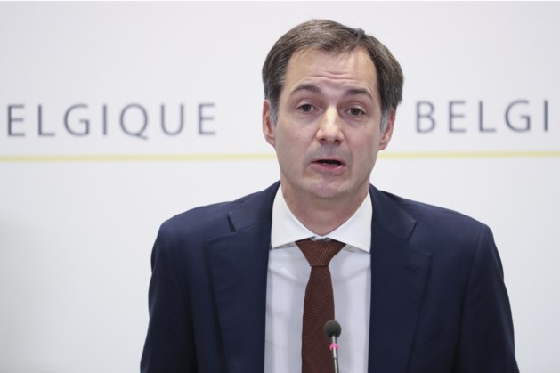 Premier wil Belgen tijdelijk buitenlandse plezierreizen verbieden