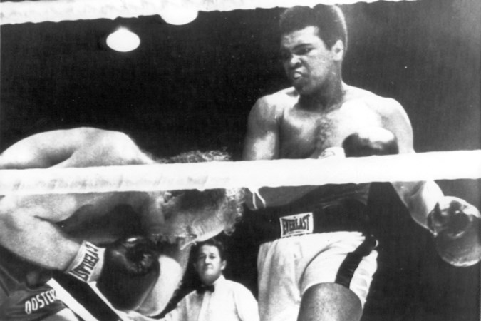 Rudi Lubbers, de man die overeind bleef tegen Muhammad Ali, is nu bondsridder: ‘Hij was pure reclame voor onze bokssport’