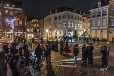 Een patrouille van ‘trotse Maastrichtenaren’ door de stad moet relschoppers afschrikken