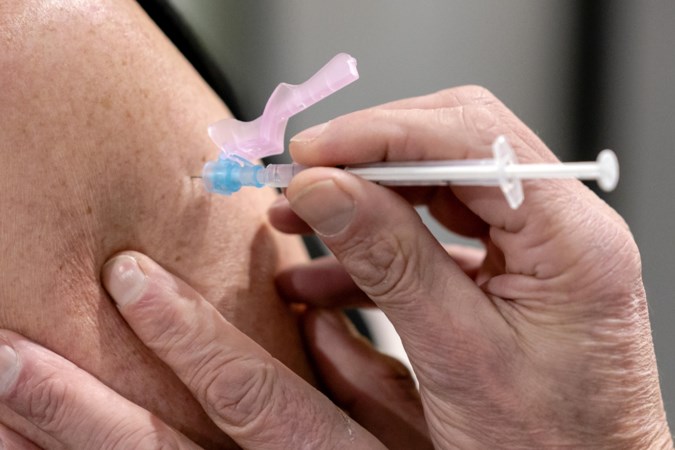 Commentaar: De wetenschap moet goed uitleggen waarom de coronavaccins zo snel ontwikkeld konden worden en waarom ze betrouwbaar zijn