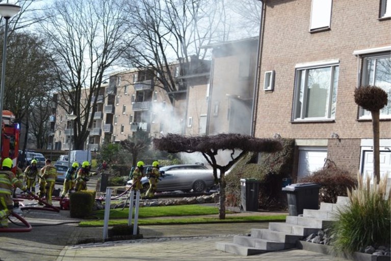 Video: Explosie bij brand in woning Hoensbroek