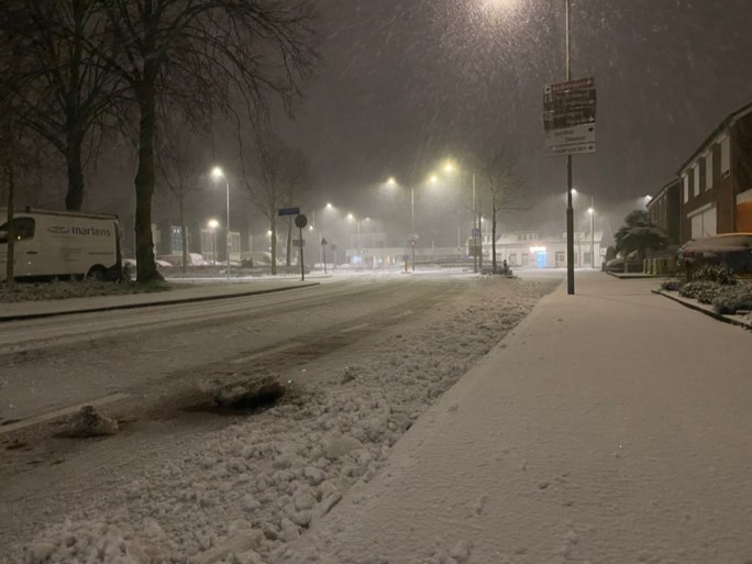 Video: Veel sneeuw in Noord-Limburg