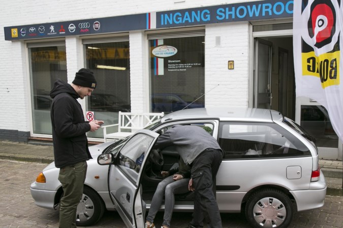 Enorme run op occasions van leasebedrijf: ‘Tweedehandsauto’s niet aan te slepen’