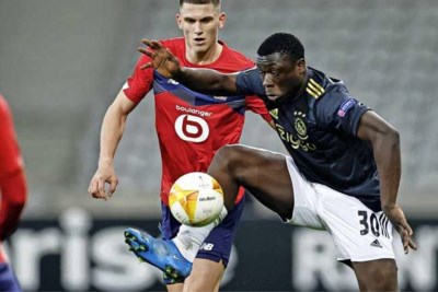 Invaller Brian Brobbey schiet Ajax naar zege in Lille