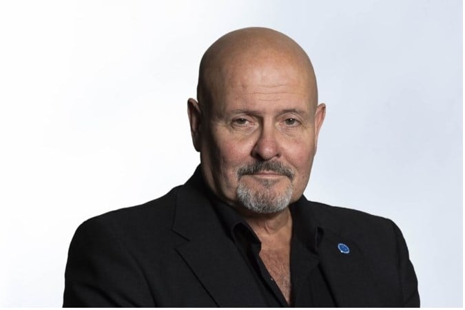 Column: In het format van Op1 is een soepel dansende ‘schaduwbokser’ als Willem Engel altijd in het voordeel