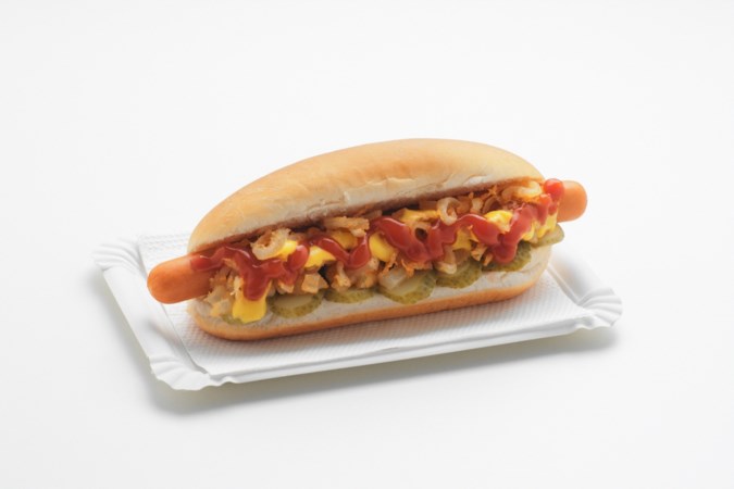 Waar komt de populaire snack hotdog vandaan en wat heeft dat met een teckel te maken?