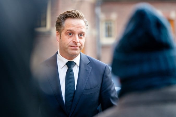 Commentaar: Uitglijder van minister Hugo de Jonge met mondkapje; je mag beter van hem verwachten