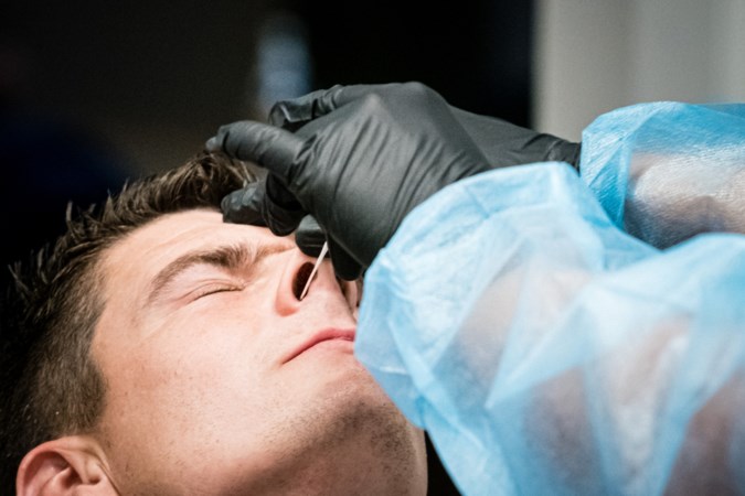 RIVM meldt 4420 nieuwe coronabesmettingen, minder coronapatiënten in de ziekenhuizen