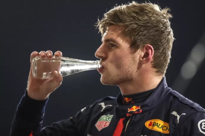 Verstappen na eerste rondjes in nieuwe Red Bull: heerlijk gevoel
