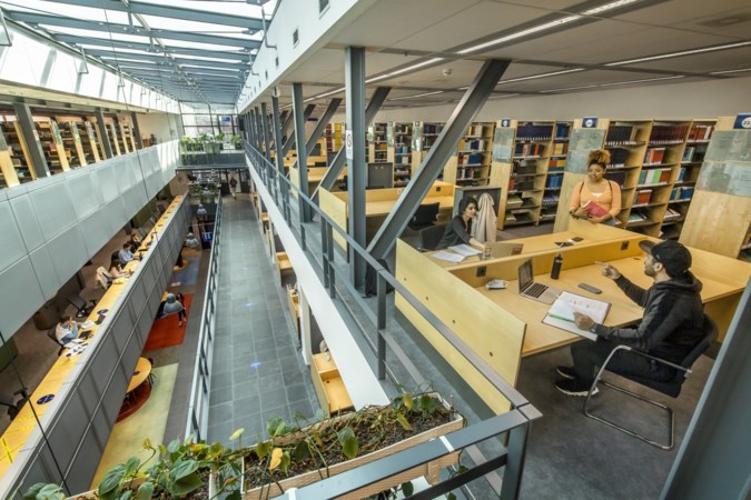 Universiteitsbibliotheek Maastricht reddingsboei voor studenten: ‘Ik heb behoefte aan het scheiden van studie en privé’ 
