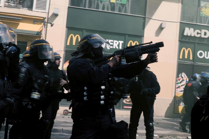 Documentaire over de rellen in Frankrijk: oorlog op de Champs-Élysées