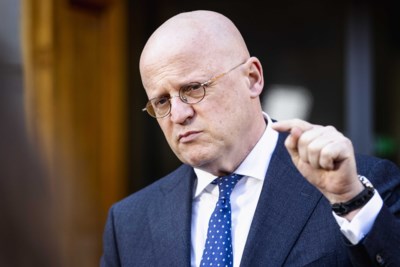 Commentaar: Appjes van burgers op elk gewenst kunnen meelezen is de digitale variant van overheidscamera’s ophangen in de huiskamer.