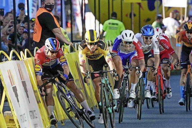 Levensgevaarlijke finish geschrapt vanwege horrorcrash Fabio Jakobsen