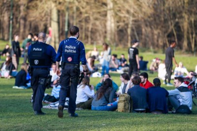 Belg mag met meer mensen buiten afspreken, terras blijft dicht
