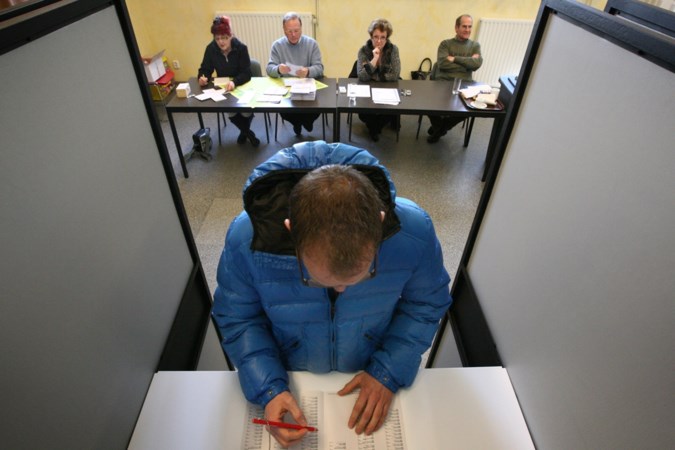Ergens in Limburg: Stemmen vergt evenveel geduld als 100 huwelijken