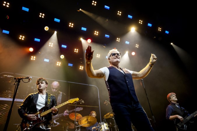 Phil Bee uit Mheer als kind zo blij op podium Ziggo Dome