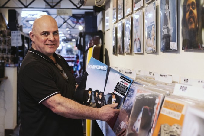 Sittardse platenzaak dertig jaar een begrip: ‘De jeugd koopt voornamelijk vinyl’