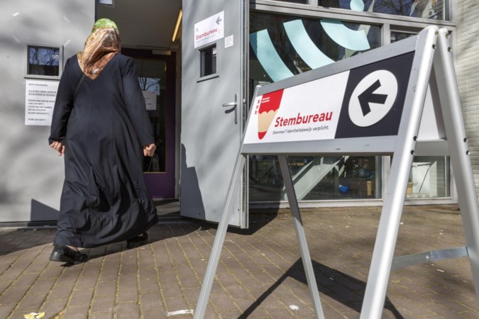 Groep radicale moslims roept geloofsgenoten op om niet te gaan stemmen voor Kamerverkiezingen