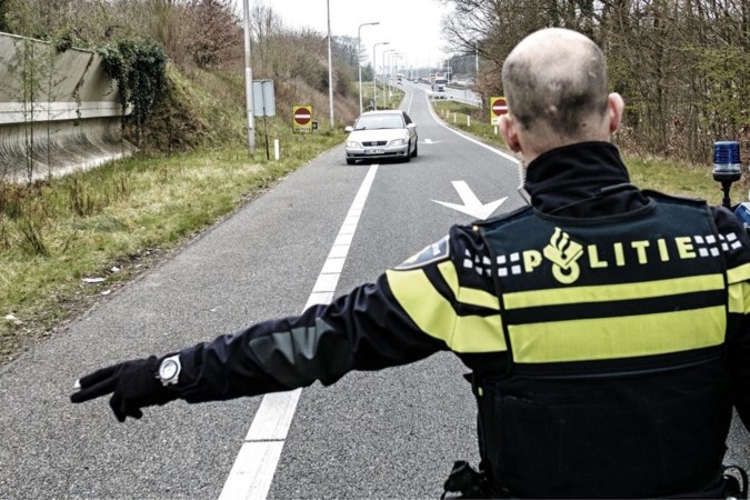 Maastrichtse agent raakt gewond bij aanrijding door vluchtende automobilist 