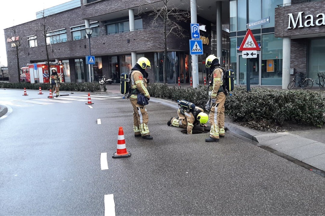 Omgeving Maasboulevard Venlo afgezet na meldingen over stankoverlast.