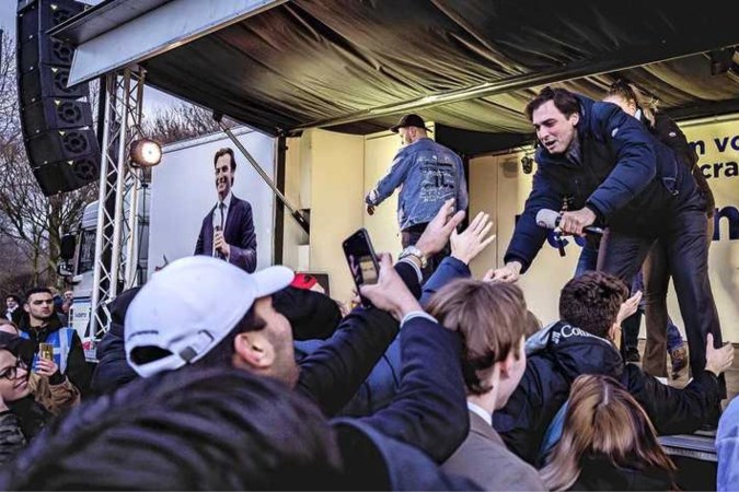Opnieuw onderzoek naar FvD-campagnefeest: honderden hossen in Westerpark