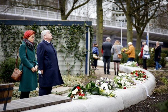 Utrecht herdenkt tramaanslag in plechtige stilte