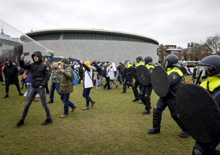 Gemeente Amsterdam komt met noodbevel na demonstratie, Museumplein ontruimd