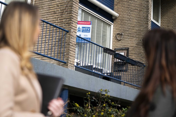 Commentaar: Zwalkend beleid, geloof in marktwerking en het afknijpen van woningcorporaties hebben de volkshuisvesting grote schade toegebracht