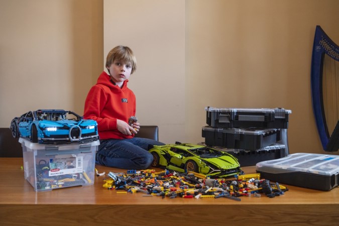 Zevenjarige Samuel uit Maastricht bouwt in zijn eentje een Lamborghini van Lego: ‘Het is moeilijk, maar niet voor mij’