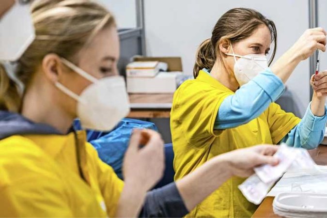GGD ziet geen prikangst: ’Mensen kiezen liever voor AstraZeneca dan te moeten wachten’