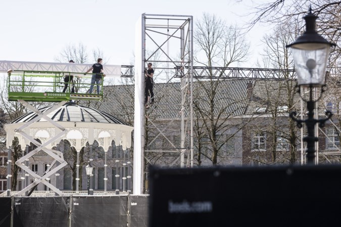 Operatie The Passion in Roermond in volle gang: ‘Ja, dit kon er ook nog wel bij, die hekken voor de deur’