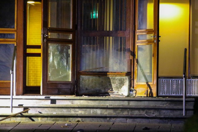 Politie onderzoekt knal bij kerk Krimpen aan den IJssel