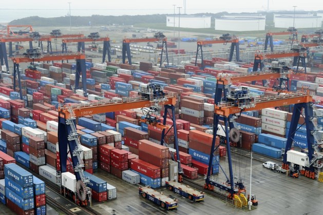 VDL maakt transportvoertuigen voor containerterminal haven Rotterdam