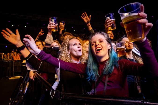 Songfestival tóch met publiek: ‘Bedoeling om deelnemers uit 41 landen bij elkaar te brengen’