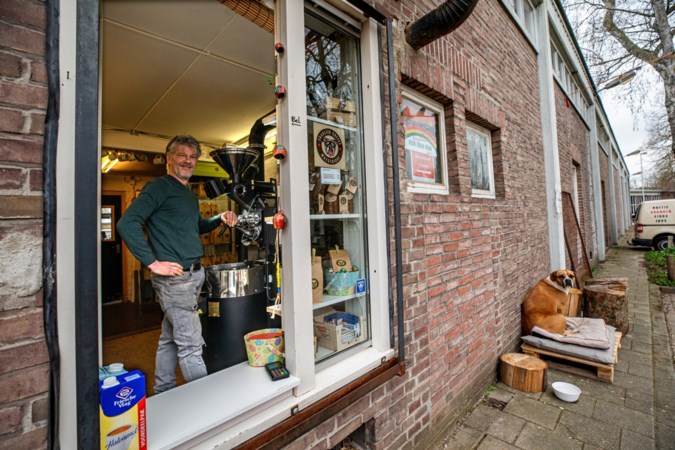 ‘Nederlands kleinste koffiebranderij’ in Maastricht moet stoppen na klacht over geur van driehonderd meter verderop