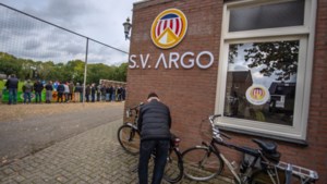 Jeugd voetbalclub Argo op pad in Grevenbicht en Obbicht om lege flessen in te zamelen 
