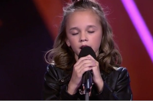 Twaalfjarige Emma Kok uit Kerkrade overtuigend door naar de tweede ronde van The Voice Kids