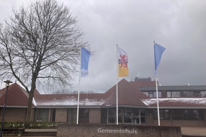 Kruis verdwijnt bij renovatie gemeentehuis uit raadzaal Nederweert